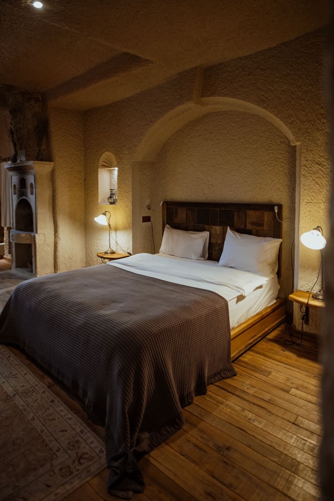 Arched cave hotel suite in Ürgüp
